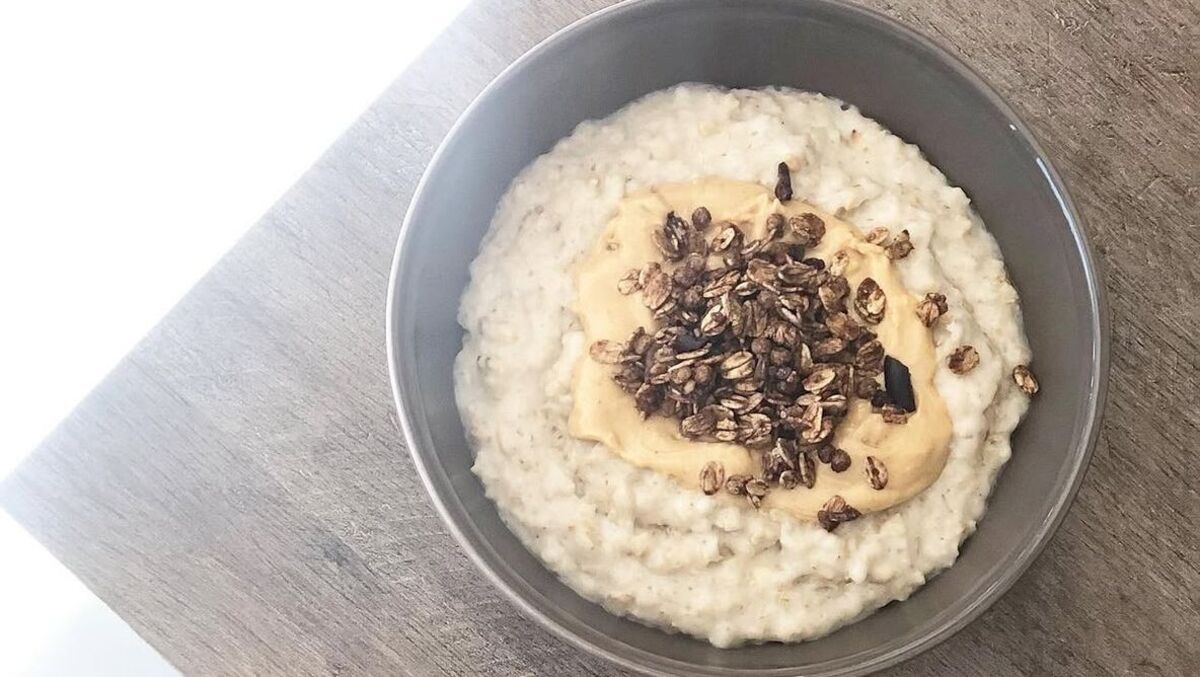 Como preparar mingau de aveia, opção ideal para o café da manhã