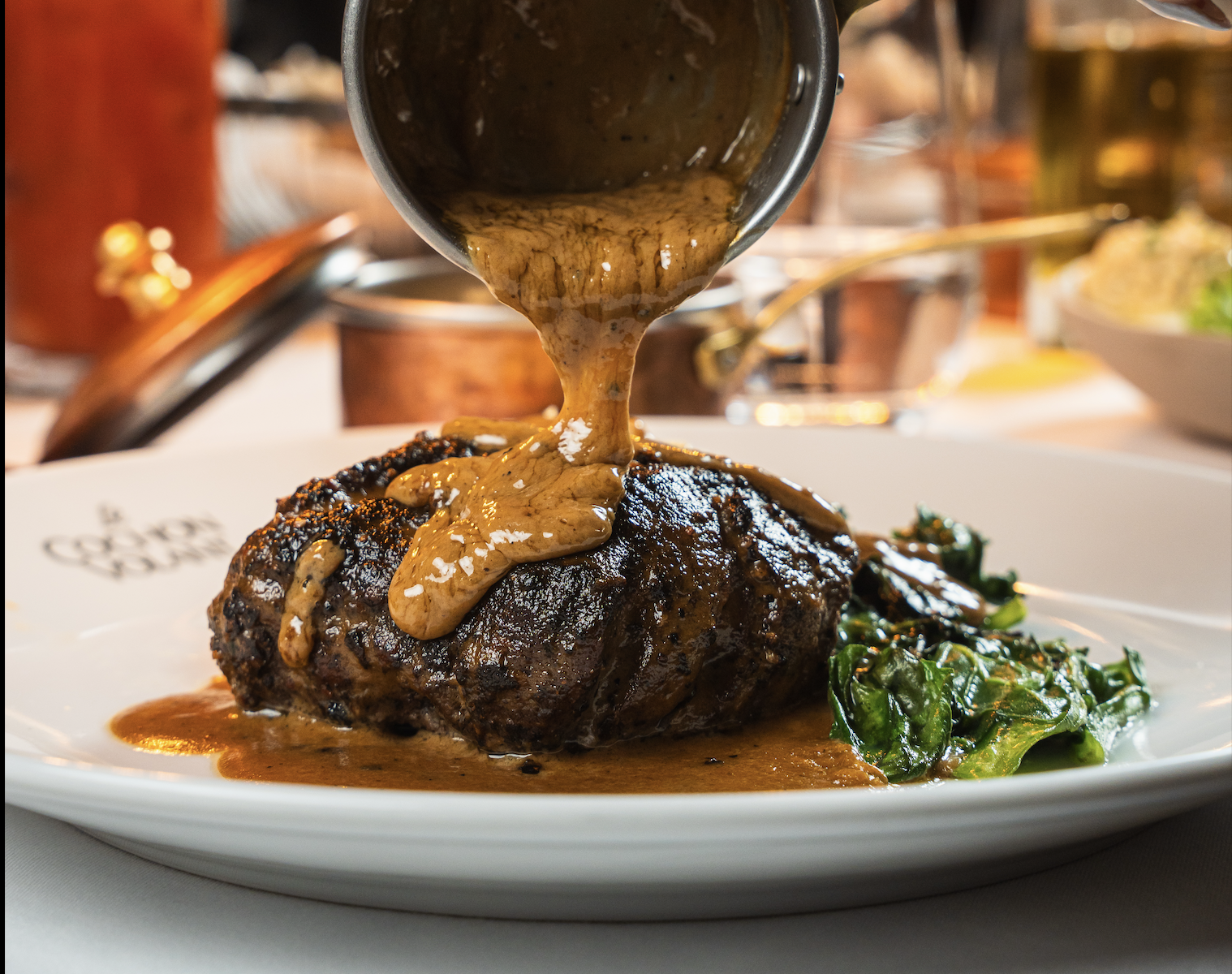 Le Cochon Volant em Porto Alegre: clássicos franceses em um casarão da  Belle Époque, image size:1518x1200